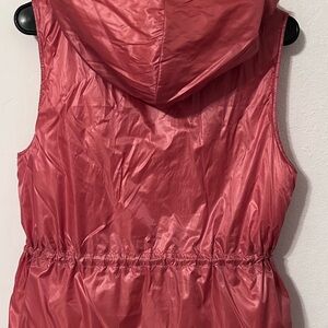 Red/pink puffer vest